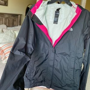 Super cute black north face zip up
